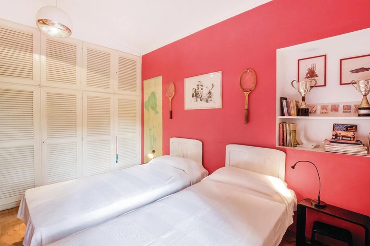 Room 3 of 20