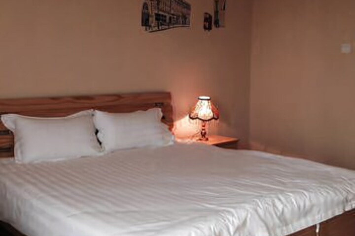 Room 2 of 6