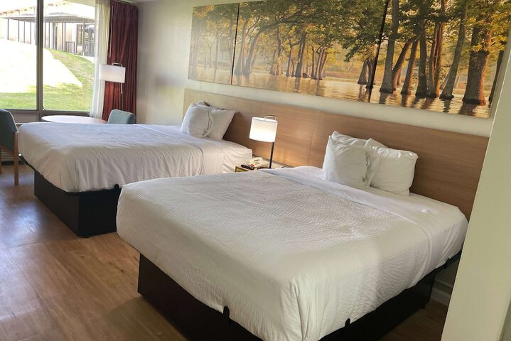 2 Queen Beds (8 of 18)
