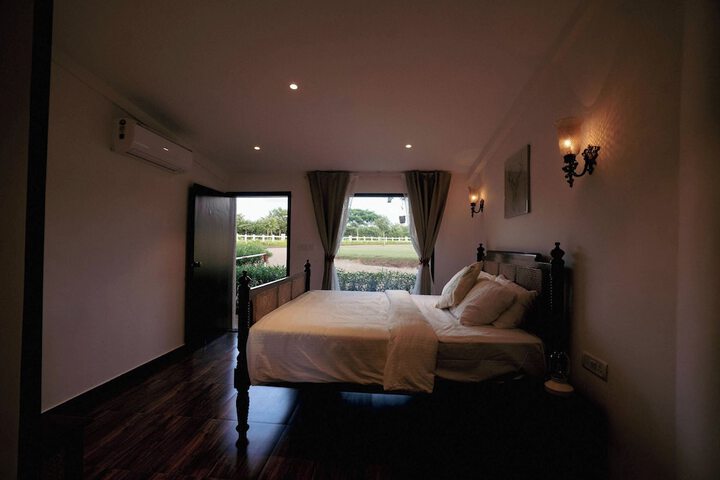 Room 3 of 63