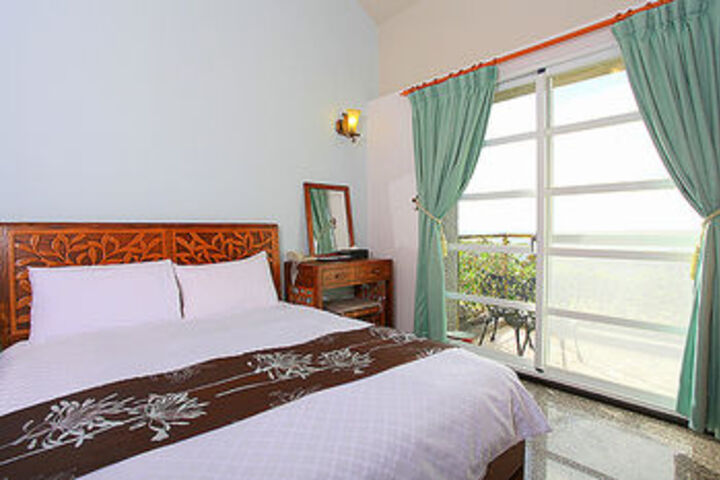 Room 18 of 33