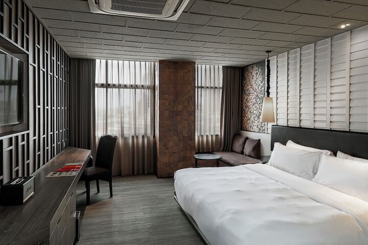 Room 40 of 83