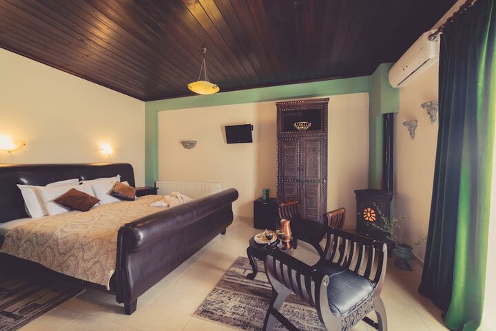 Room 8 of 22