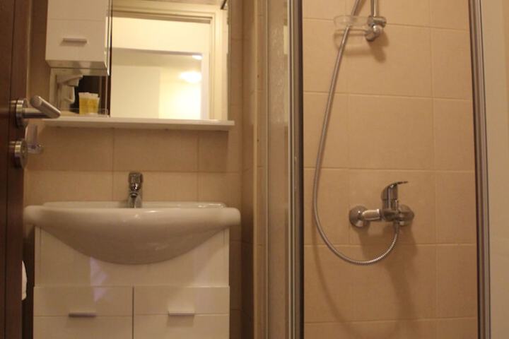 Room 20 of 31
