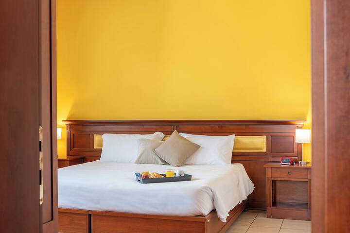 Room 4 of 35