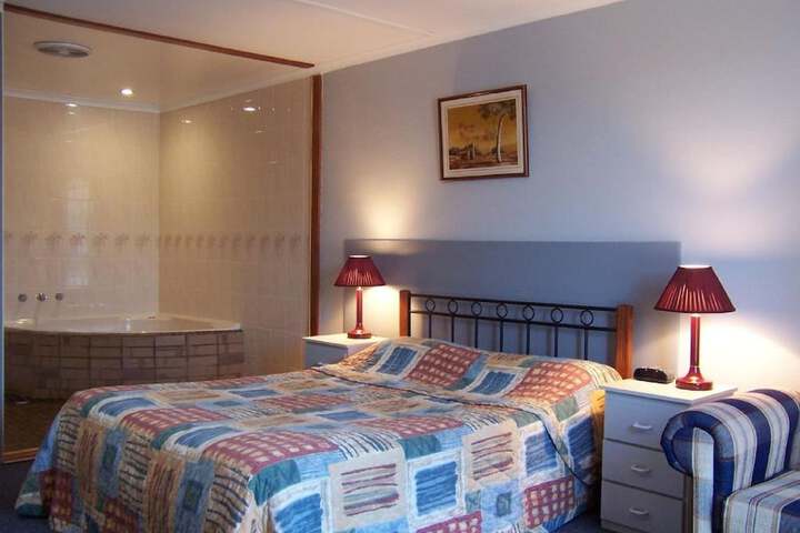 Room 17 of 36