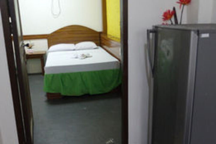 Room 33 of 68