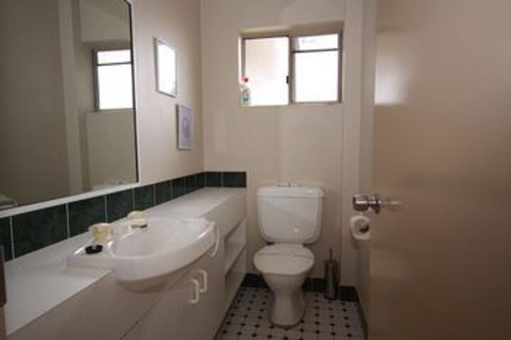 Room 4 of 15