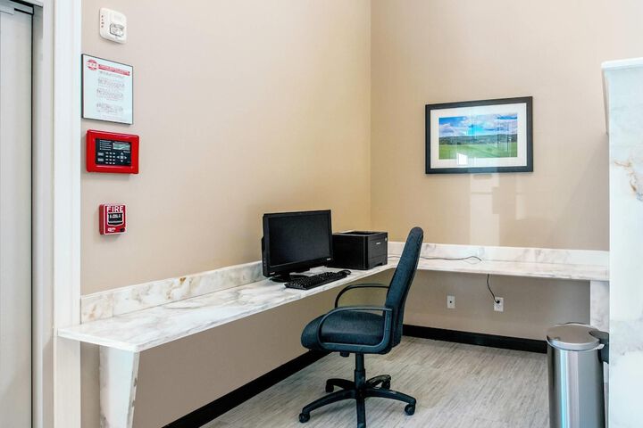Business Center 54 of 55