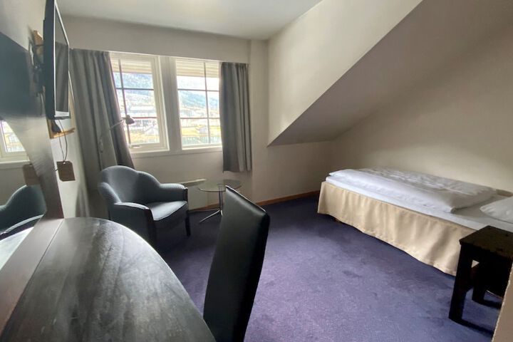 Room 10 of 41