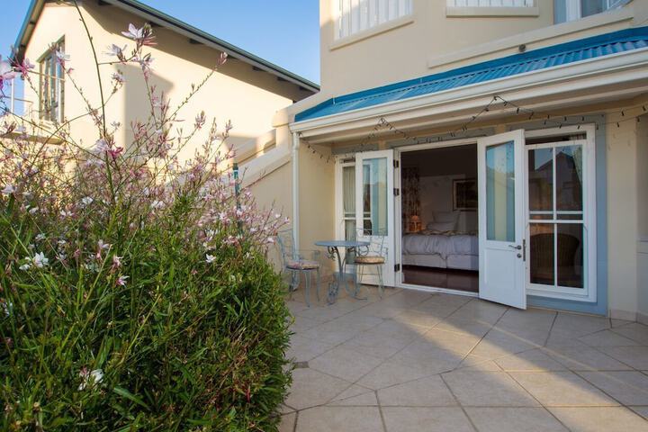 Terrace/Patio 9 of 36