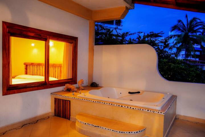 Hot Tub 56 of 71