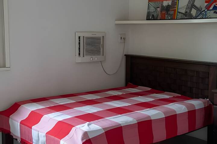 Room 3 of 28