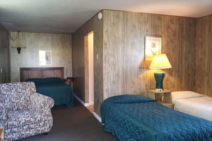 Room 2 of 17