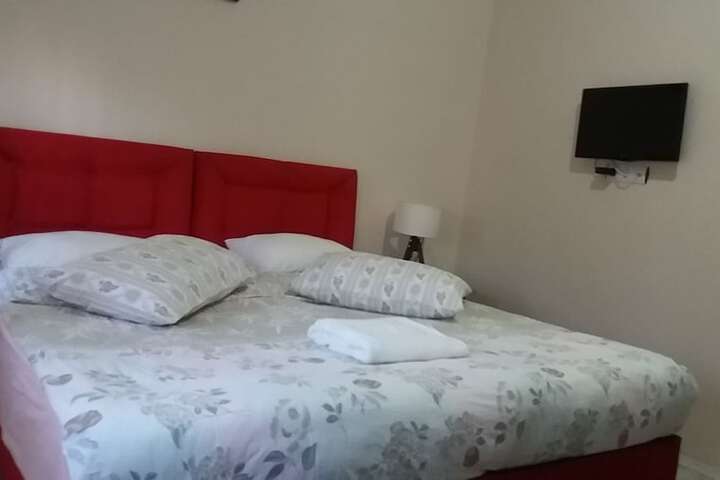 Room 20 of 185