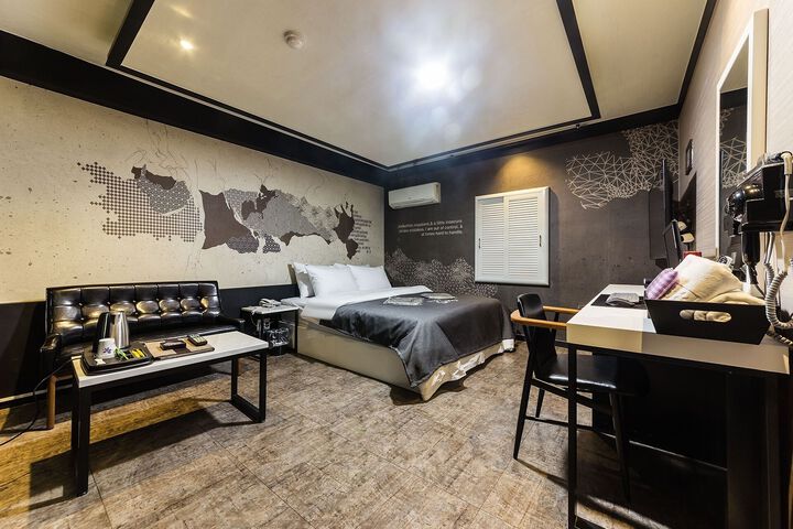 Room 6 of 57