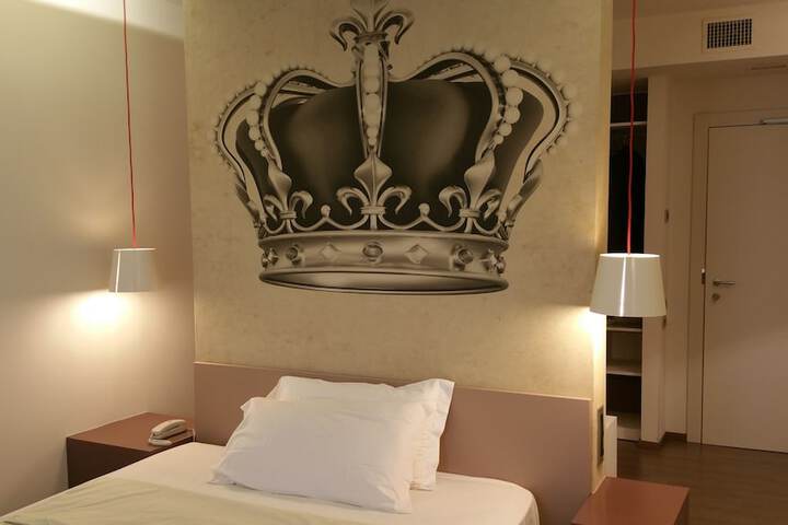 Room 27 of 75
