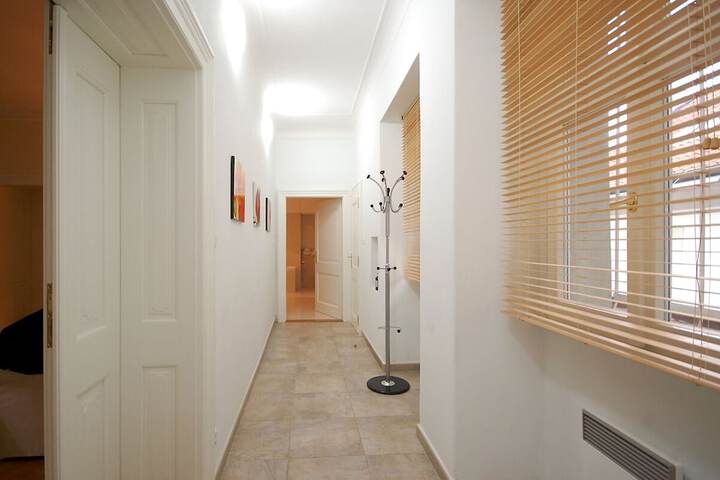 Room 46 of 236