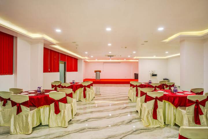 Ballroom/Hall 25 of 29
