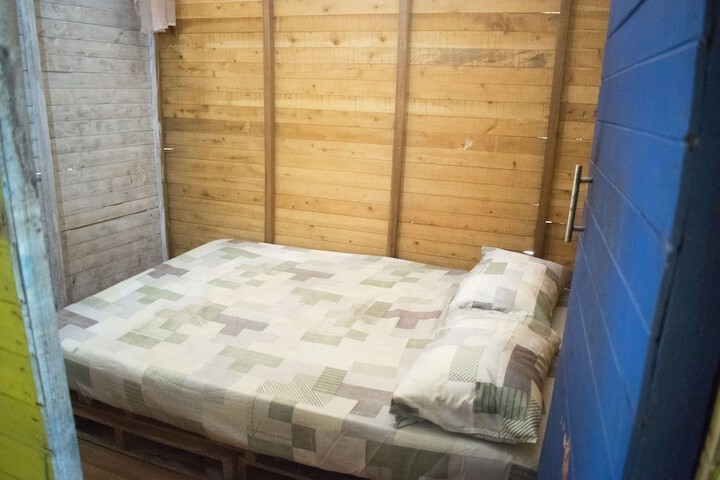 Room 2 of 8