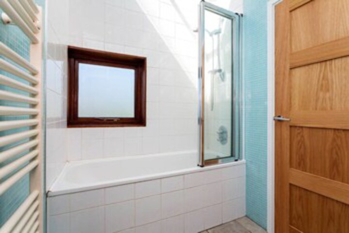 Room 5 of 25