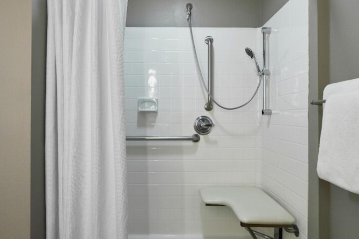 Room 33 of 52