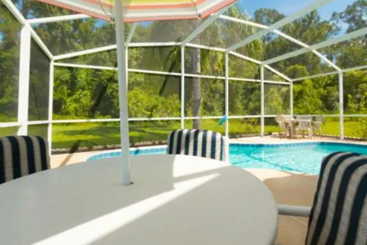 Pool 10 of 18