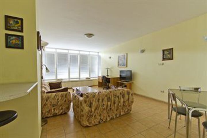 Room 21 of 27