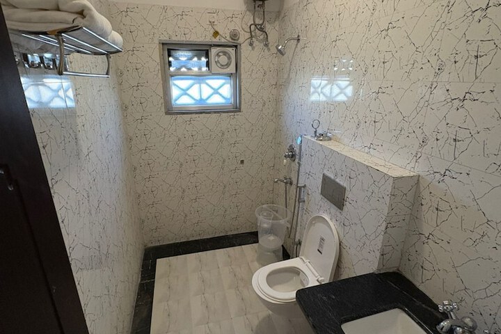 Room 12 of 13