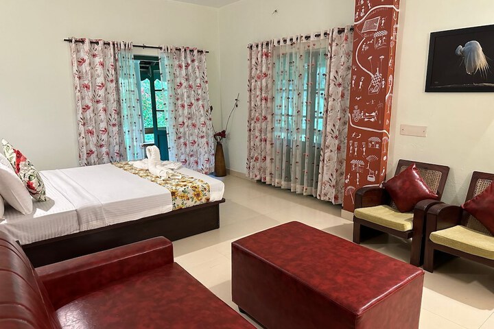 Room 2 of 27