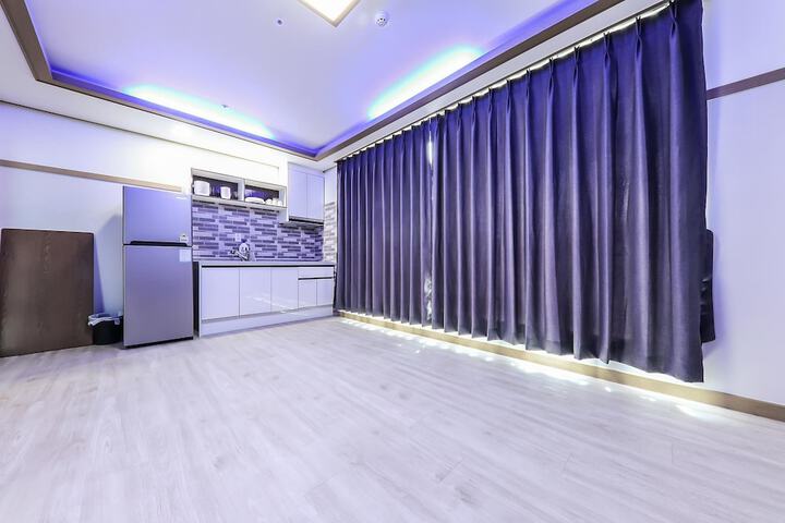 Room 30 of 54