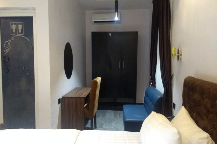 Room 18 of 39