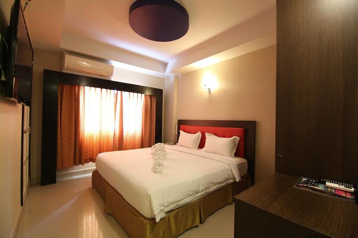 Room 6 of 25
