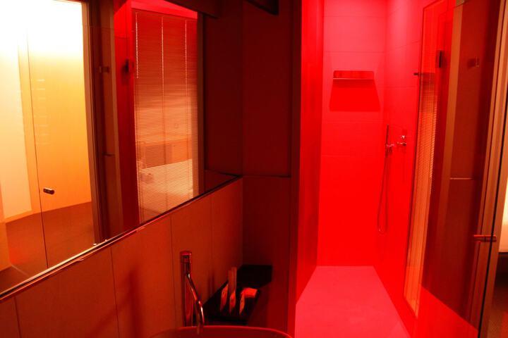Room 65 of 95