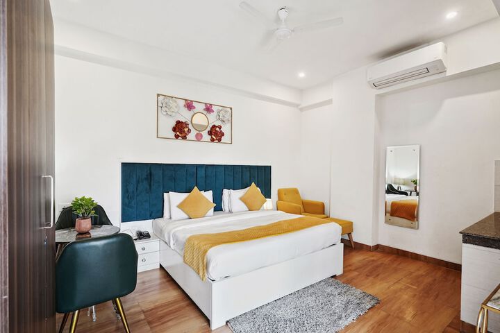 Room 10 of 26