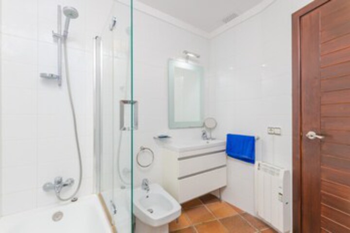 Room 4 of 62