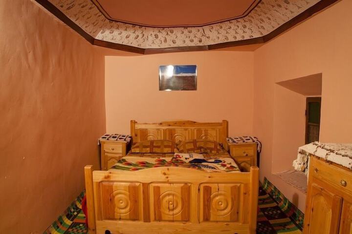 Room 10 of 11