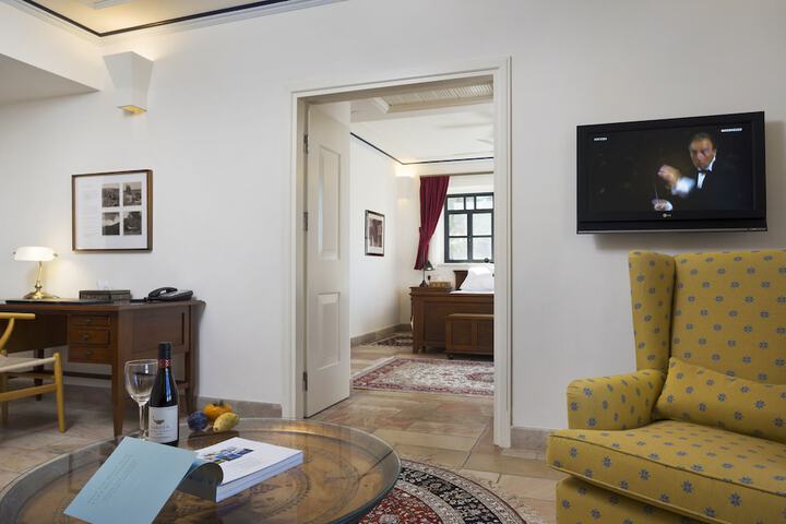Room 14 of 150