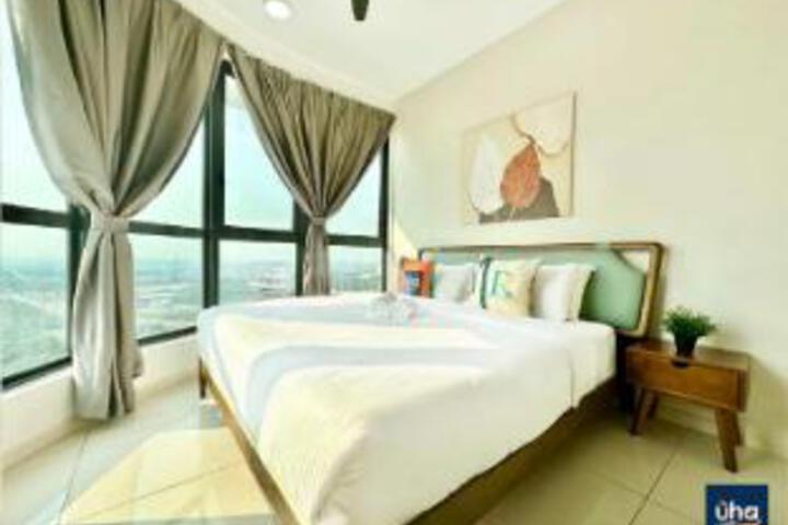 Room 17 of 28