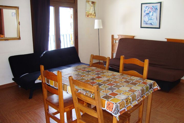 Room 9 of 25