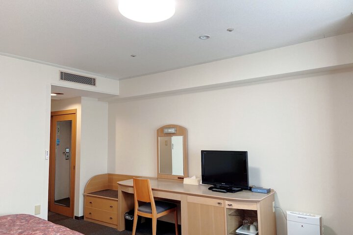 Room 9 of 43