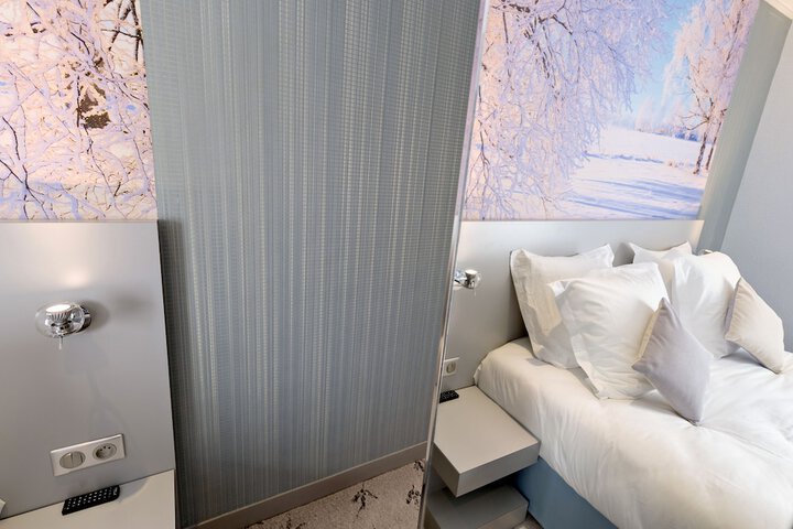 Room 8 of 37