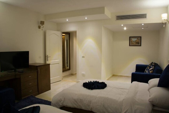 Room 21 of 36