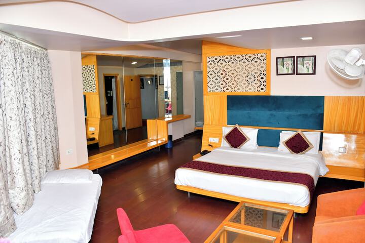 Room 32 of 39