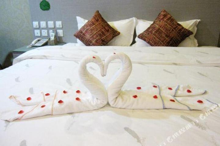 Carlton Hotel (Sanjiang)