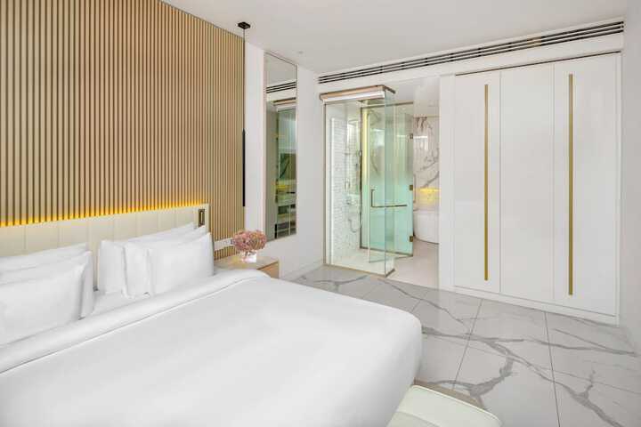 Room 42 of 265