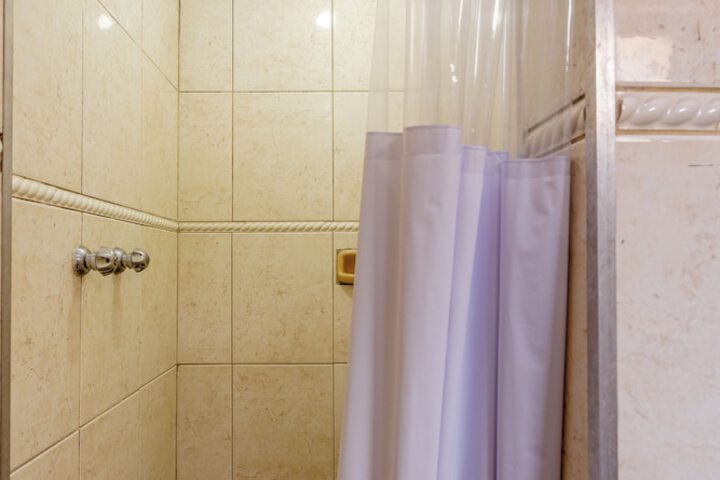 Room 53 of 80