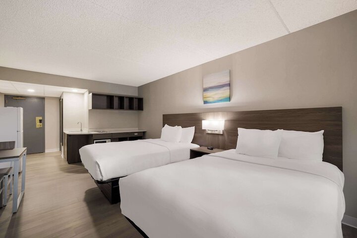 2 Double Beds (8 of 10)