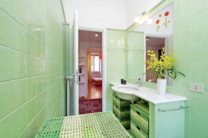Room 3 of 20