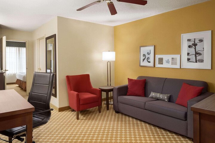 Room 4 of 15